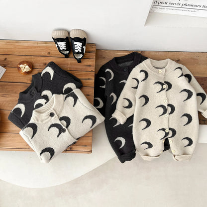 長袖ロンパース ベビーロンパース/カーディガン ニット 長袖 月ムーン 2カラー