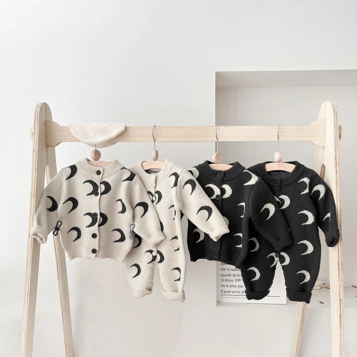 長袖ロンパース ベビーロンパース/カーディガン ニット 長袖 月ムーン 2カラー