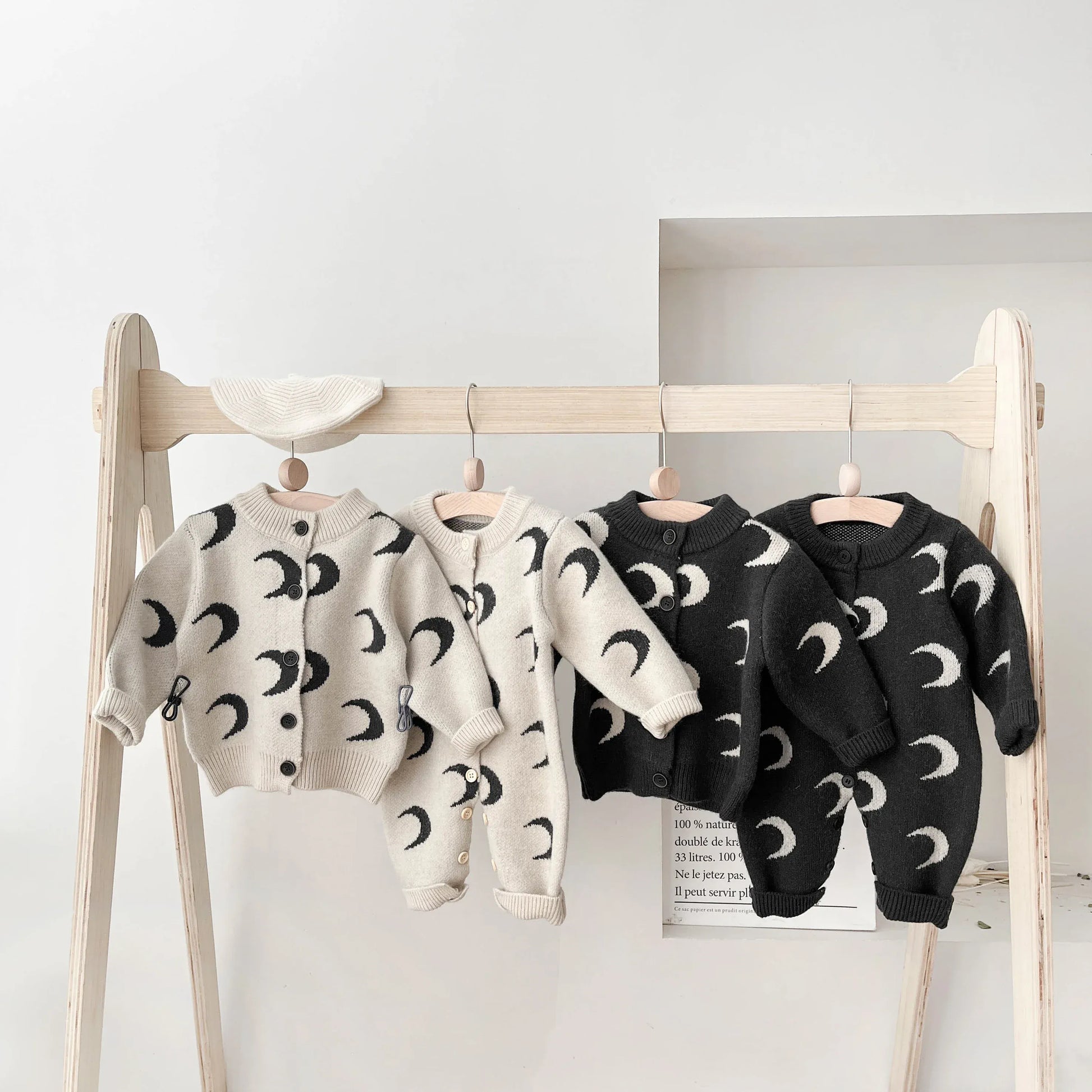 長袖ロンパース ベビーロンパース/カーディガン ニット 長袖 月ムーン 2カラー