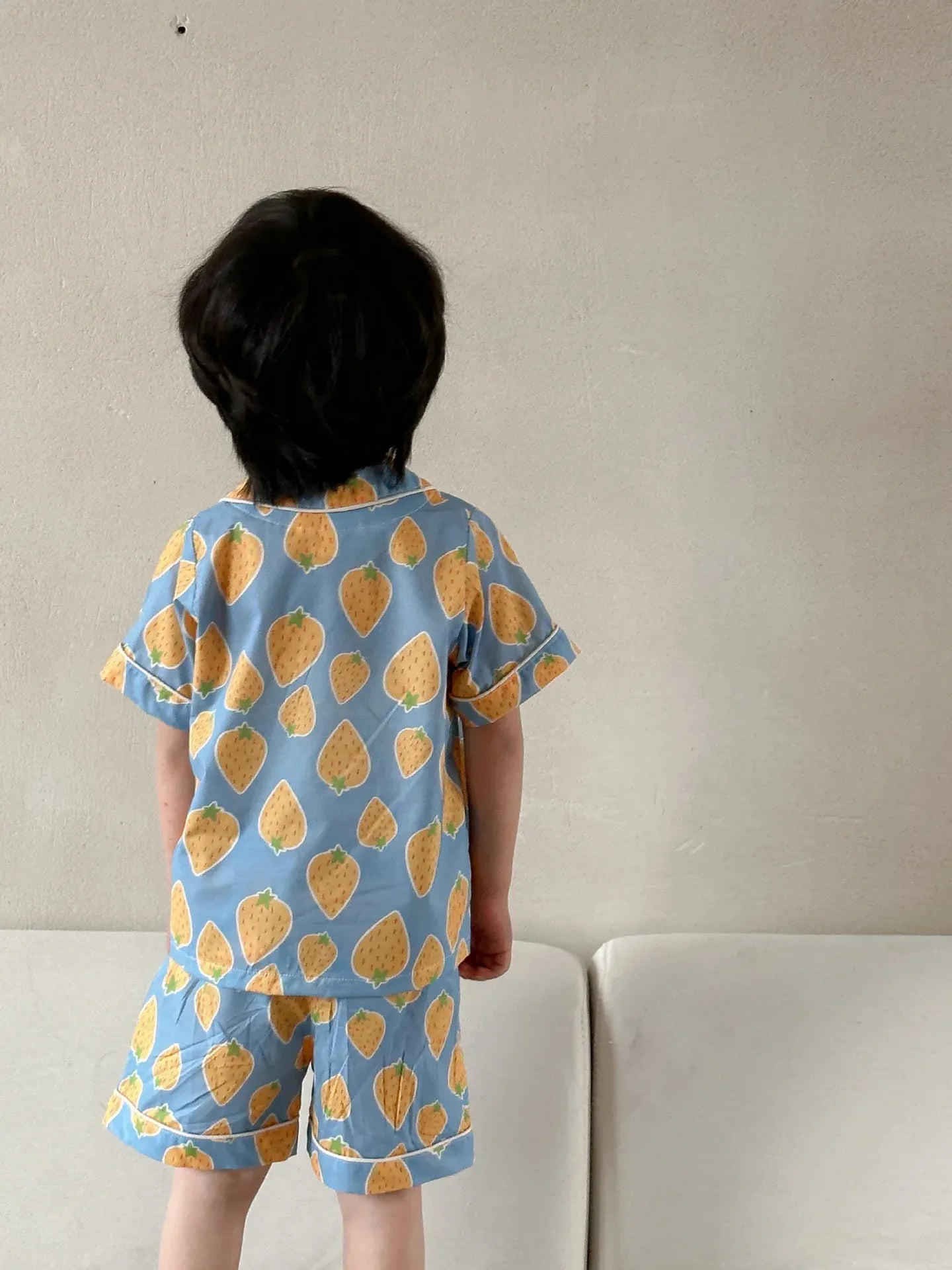 半袖パジャマ キッズパジャマセット 半袖オープンカラーシャツ+ハーフパンツ ストロベリーいちごプリント 2カラー