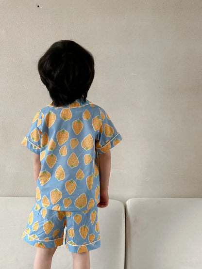 半袖パジャマ キッズパジャマセット 半袖オープンカラーシャツ+ハーフパンツ ストロベリーいちごプリント 2カラー