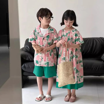 半袖セットアップ キッズセットアップ 2点セット/ワンピース ボーイズ半袖シャツ+ショートパンツ/ガールズ半袖ワンピース リゾートフラワープリント リンクコーデ 兄弟姉妹 お揃いコーデ