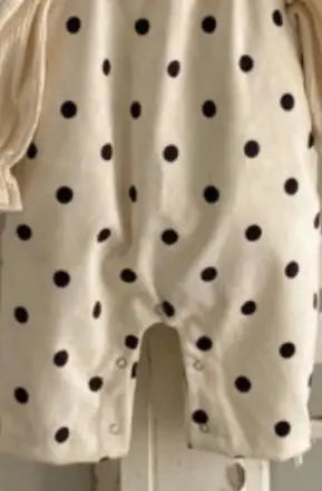 サロペットパンツ・サスペンダーパンツ ベビーサロペット キャミソールジャンプスーツ レースフリル ドット水玉プリント 2カラー