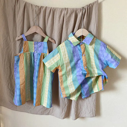 半袖セットアップ キッズセットアップ 2点セット/ワンピース ボーイズ半袖シャツ+ハーフパンツ/ガールズノースリーブワンピース カラフルストライプ リンクコーデ 兄弟姉妹お揃いコーデ