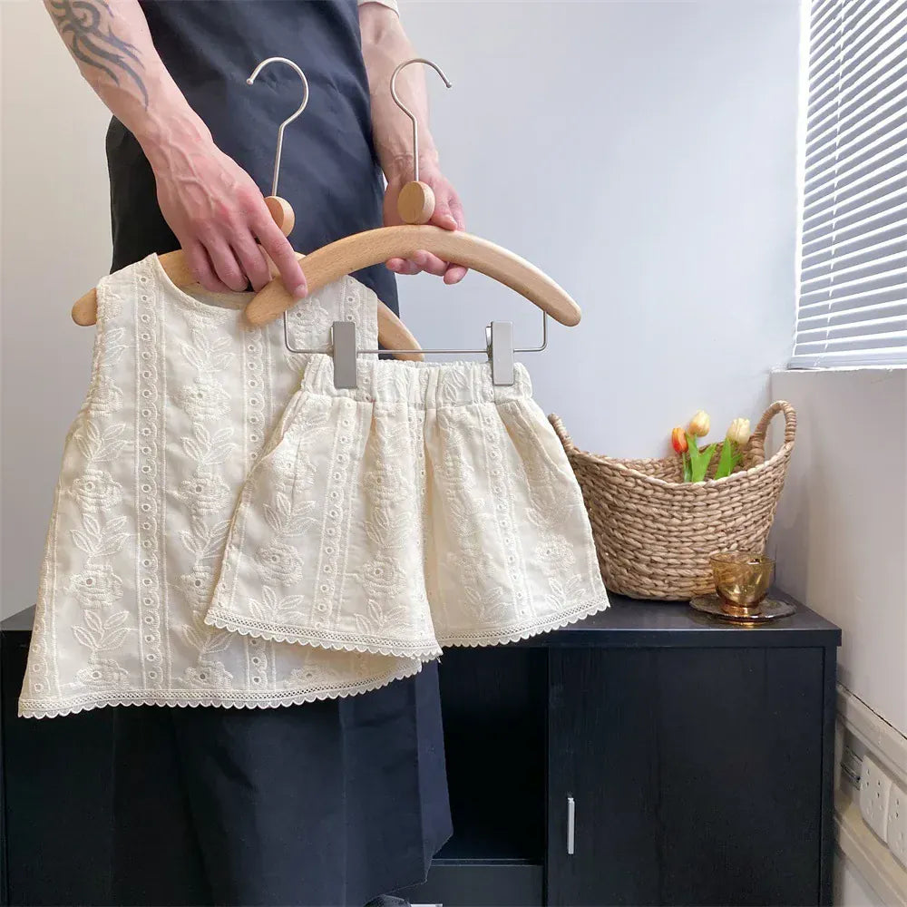 ノースリーブセットアップ キッズセットアップ 2点セット ノースリーブブラウス+ショートパンツ レース刺繍フリル