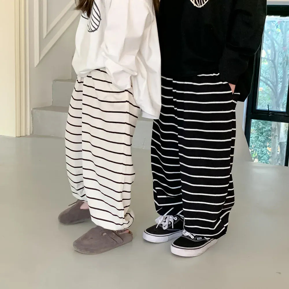 ロングパンツ・スウェットパンツ キッズパンツ ボーダー柄 ルーズロングパンツ ブラック/ホワイト2カラー