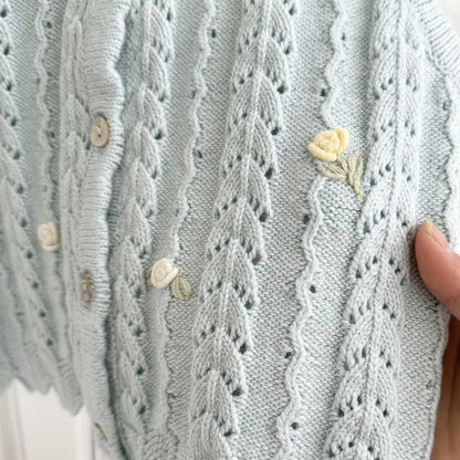 ベスト キッズベスト レースニット 前あきベスト ノースリーブトップス フラワー花柄刺繍 ベージュ/スカイブルー/2カラー