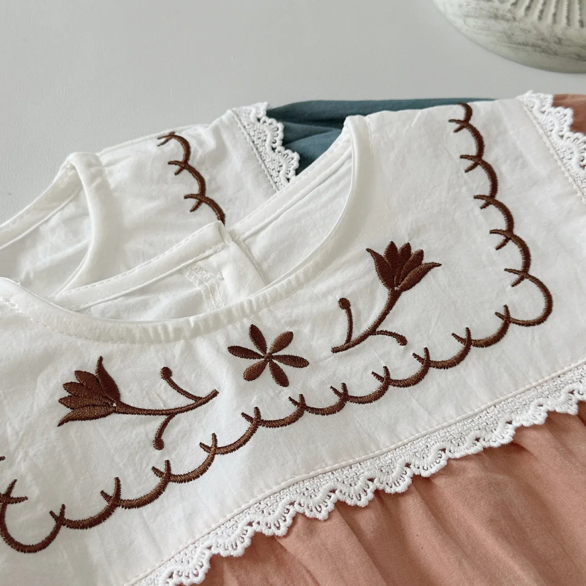 長袖ロンパース ベビーロンパース 長袖ボディスーツ フラワー花柄刺繍フリル ブルー/オレンジ/2カラー