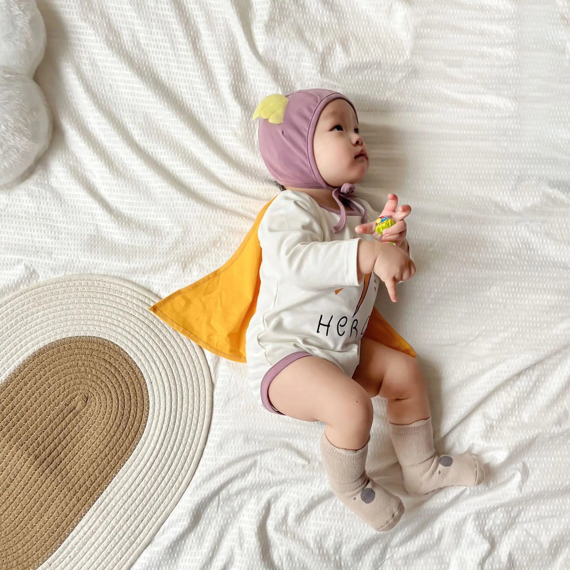 長袖ロンパース ベビーロンパース 長袖ボディスーツ ヒーローコスチューム 帽子セット 2カラー