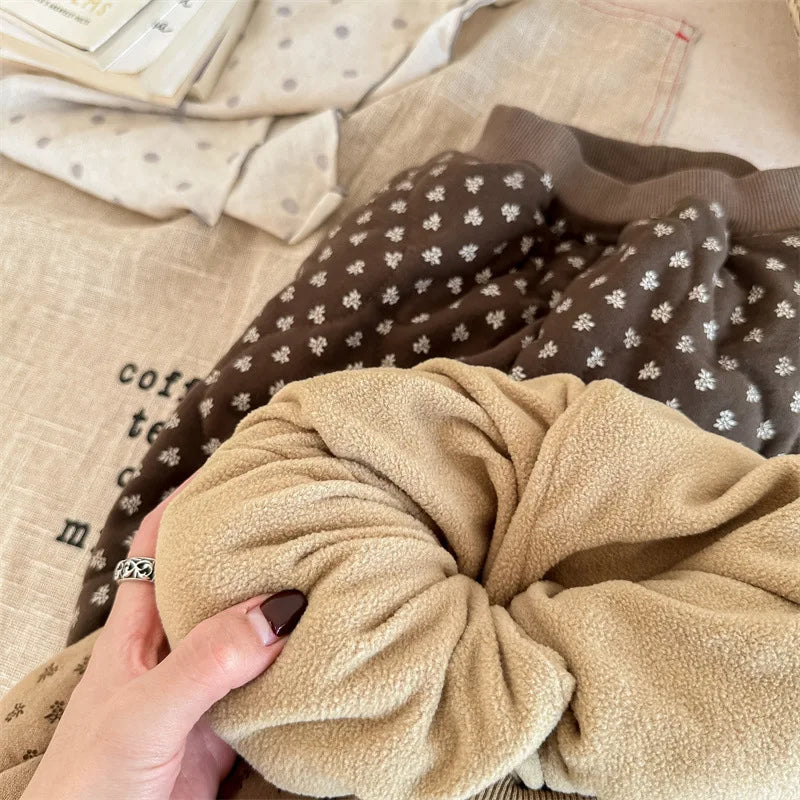 ロングパンツ・スウェットパンツ キッズパンツ キルティング裏フリース フラワー 花柄プリントパンツ 暖パン 2カラー ガールズ 女の子 子供服