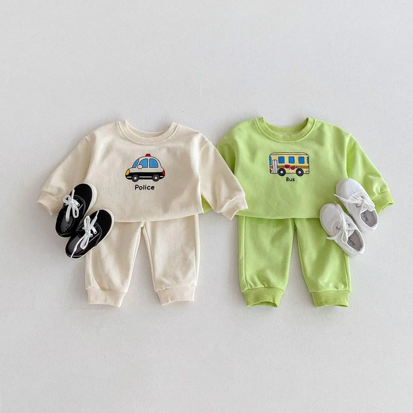 長袖セットアップ ベビーキッズセットアップ 2点セット パトカー/バス乗り物プリント長袖スウェットシャツ+ロングスウェットパンツ 2カラー