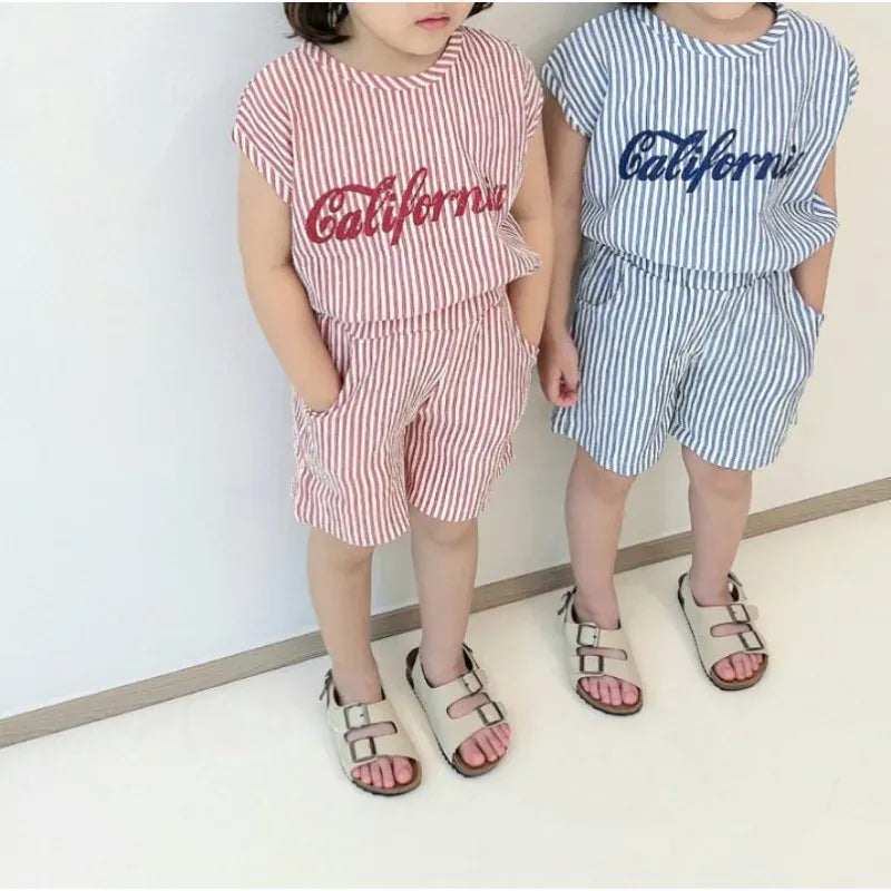 ノースリーブセットアップ キッズセットアップ 2点セット ノースリーブトップス+ハーフパンツ ストライプ レターロゴ 2カラー