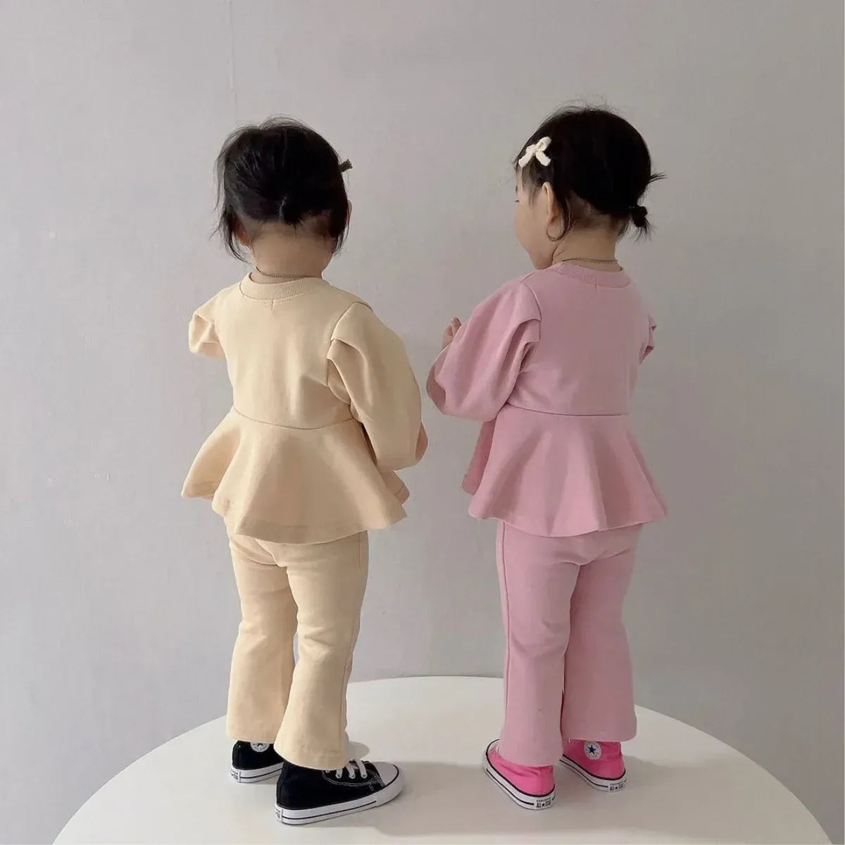 長袖セットアップ ベビーセットアップ 2点セット パフスリーブトップス + フレアパンツ ブラック/アプリコット/2カラー