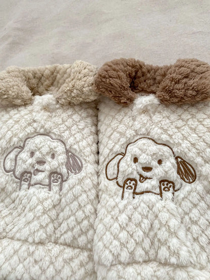 犬刺繍入りボアフリース襟付きトップス2色（アップ）