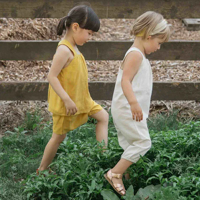 ノースリーブセットアップ キッズセットアップ 2点セット ノースリーブブラウス+ショートパンツ コットンリネン 2カラー【mh0006283】