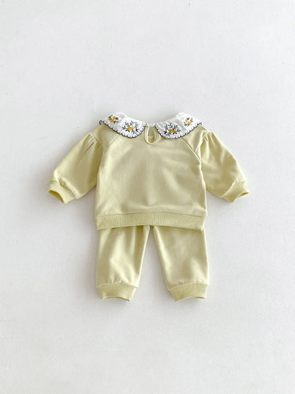 長袖セットアップ ベビーキッズセットアップ 2点セット フラワー刺繍襟長袖スウェットシャツ+ロングスウェットパンツ 2カラー【mh0007178】