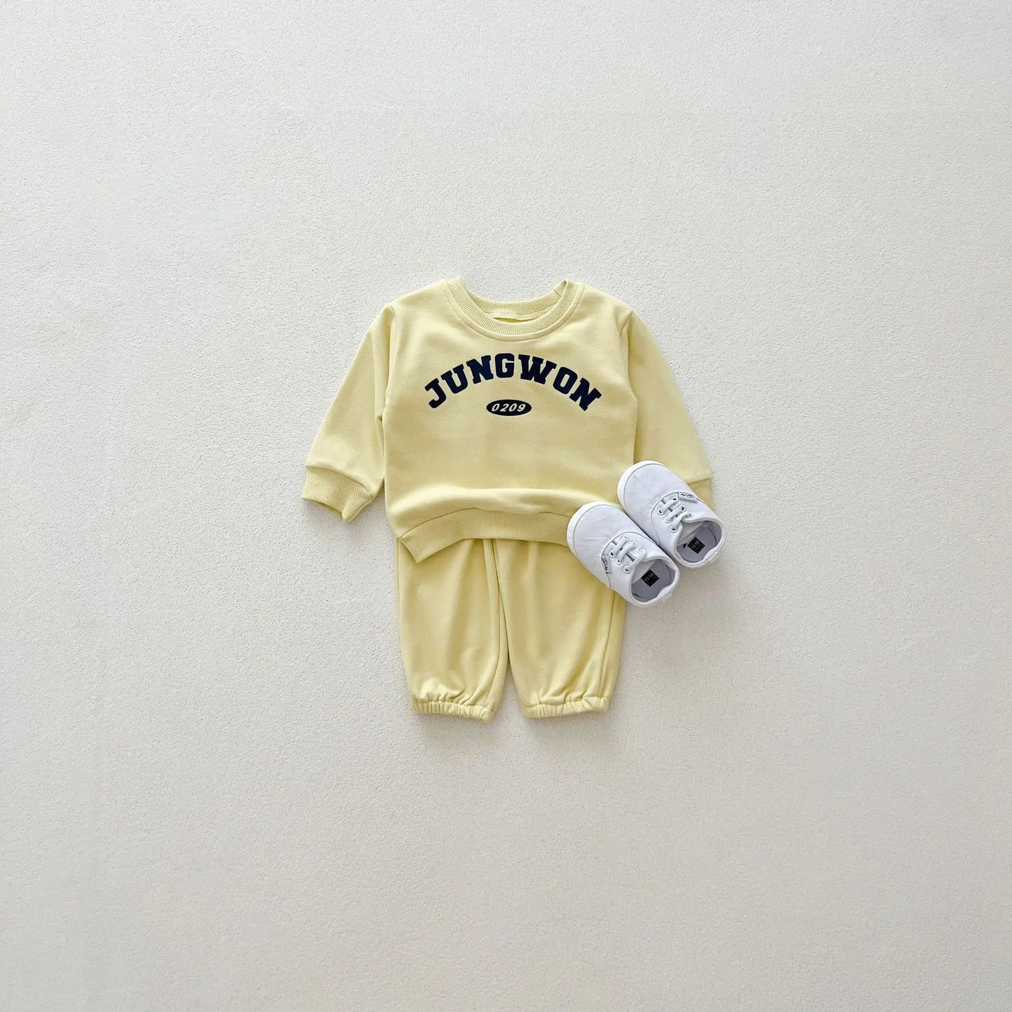 長袖セットアップ ベビーキッズセットアップ 2点セット レターロゴスウェットシャツ+スウェットパンツ 2カラー【mh0007229】