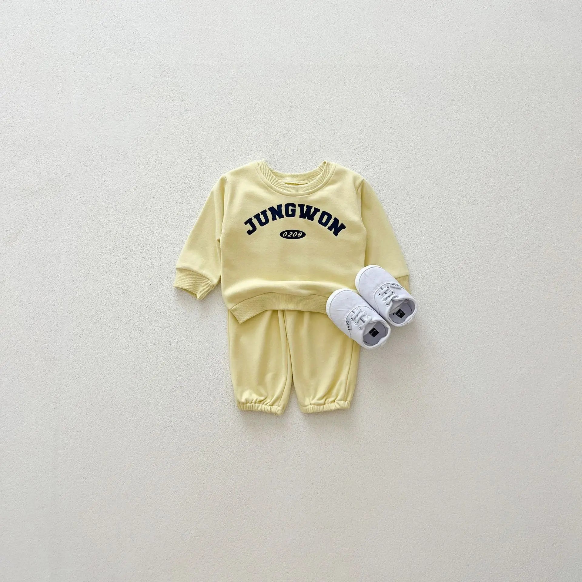 長袖セットアップ ベビーキッズセットアップ 2点セット レターロゴスウェットシャツ+スウェットパンツ 2カラー【mh0007229】