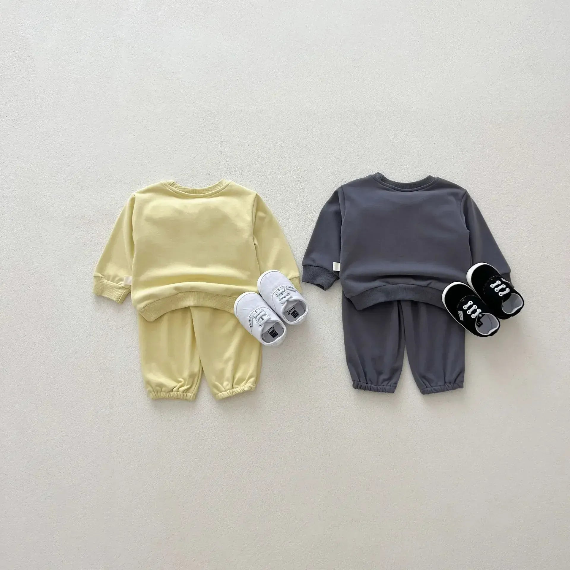 長袖セットアップ ベビーキッズセットアップ 2点セット レターロゴスウェットシャツ+スウェットパンツ 2カラー【mh0007229】