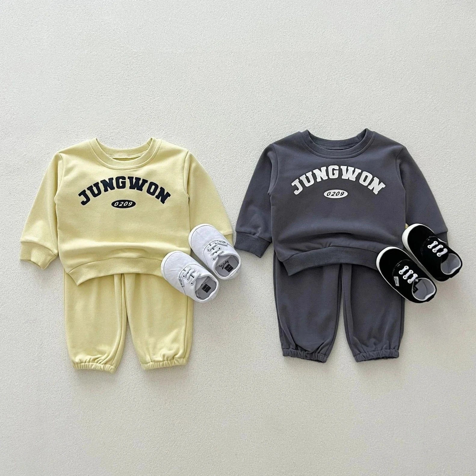 長袖セットアップ ベビーキッズセットアップ 2点セット レターロゴスウェットシャツ+スウェットパンツ 2カラー【mh0007229】
