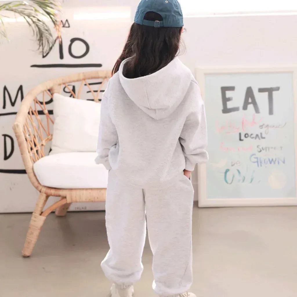 長袖セットアップ キッズセットアップ 2点セット カレッジ風プリントロゴフーディ長袖スウェットシャツ+スウェットロングパンツ 2カラー【mh0007509】