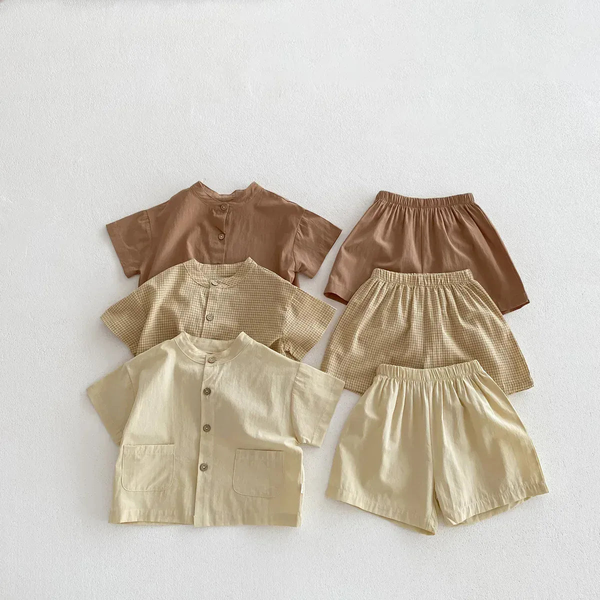 半袖セットアップ ☺︎ キッズセットアップ 2点セット ノーカラー半袖シャツ ショートパンツ シンプルベーシック 3カラー