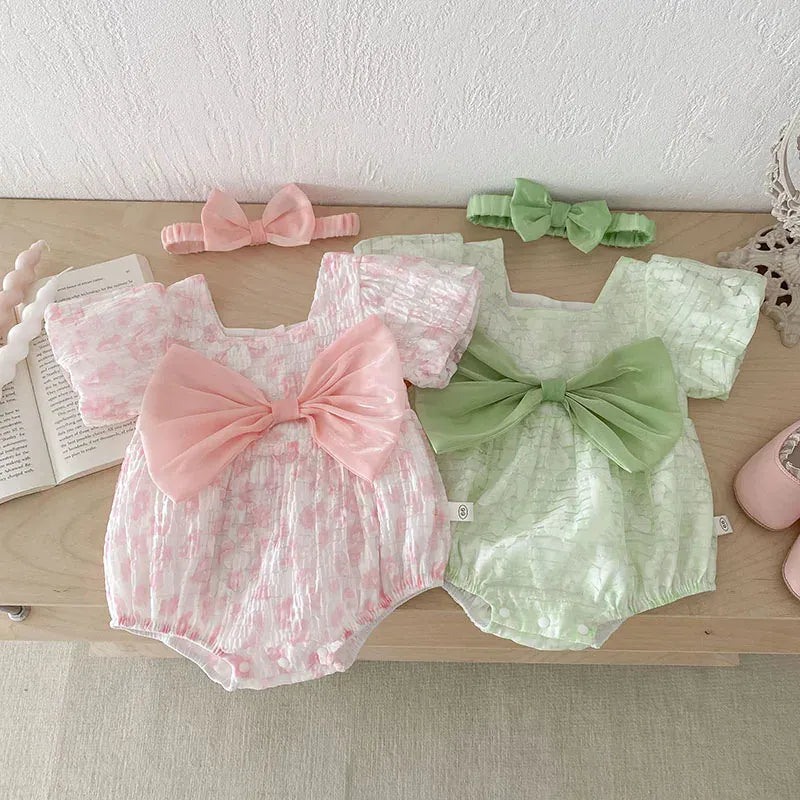 半袖ロンパース ベビーロンパース 半袖パフスリーブボディスーツ リボン フラワープリント ヘアバンドセット 2カラー【mh0005422】