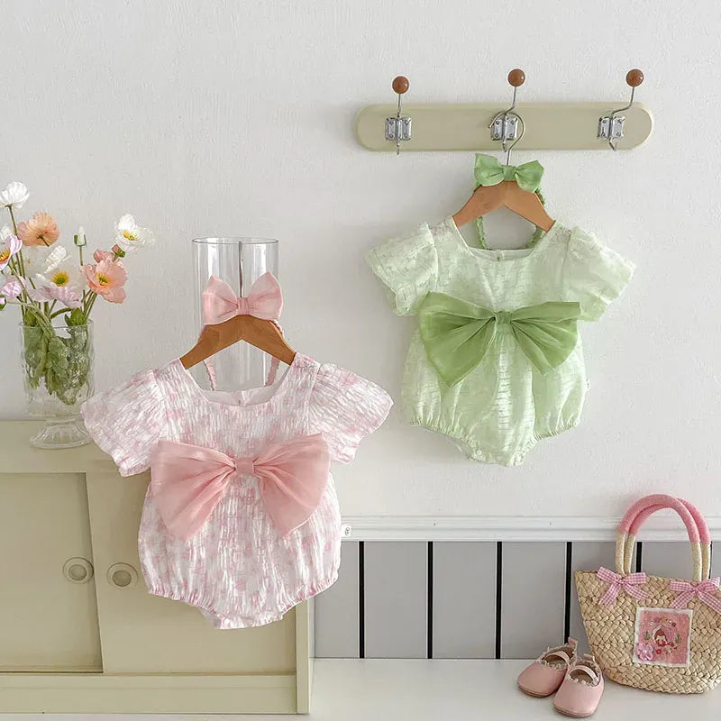 半袖ロンパース ベビーロンパース 半袖パフスリーブボディスーツ リボン フラワープリント ヘアバンドセット 2カラー【mh0005422】