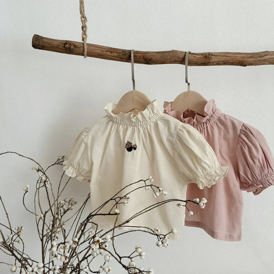 半袖シャツ・ブラウス ベビートップス 半袖パフスリーブ スタンドフリルカラーブラウス どんぐり刺繍ワンポイント 2カラー【mh0005463】