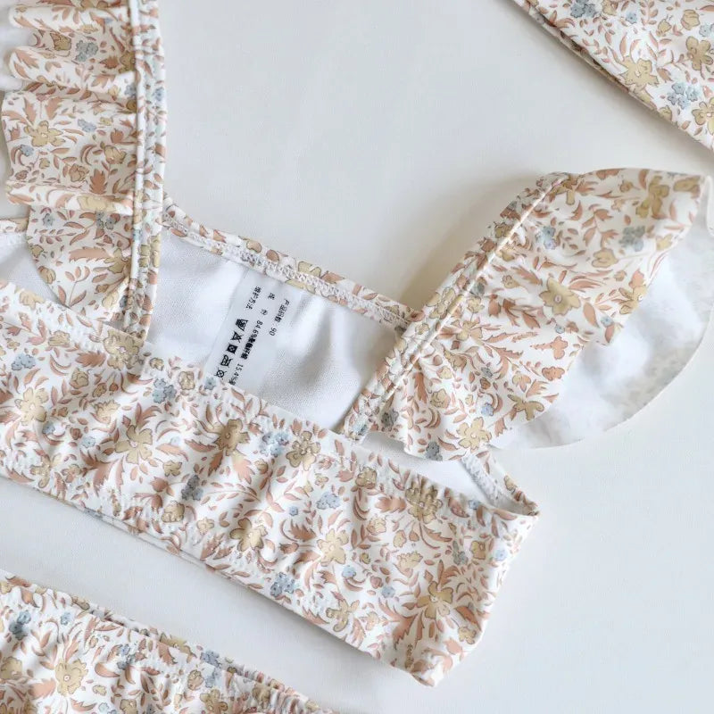 ベビー用水着 キッズ水着 ガールズ ビキニ セパレート フリルトップス+パンツ+帽子セット フラワープリント 2カラー スイムウェア【mh0005995】