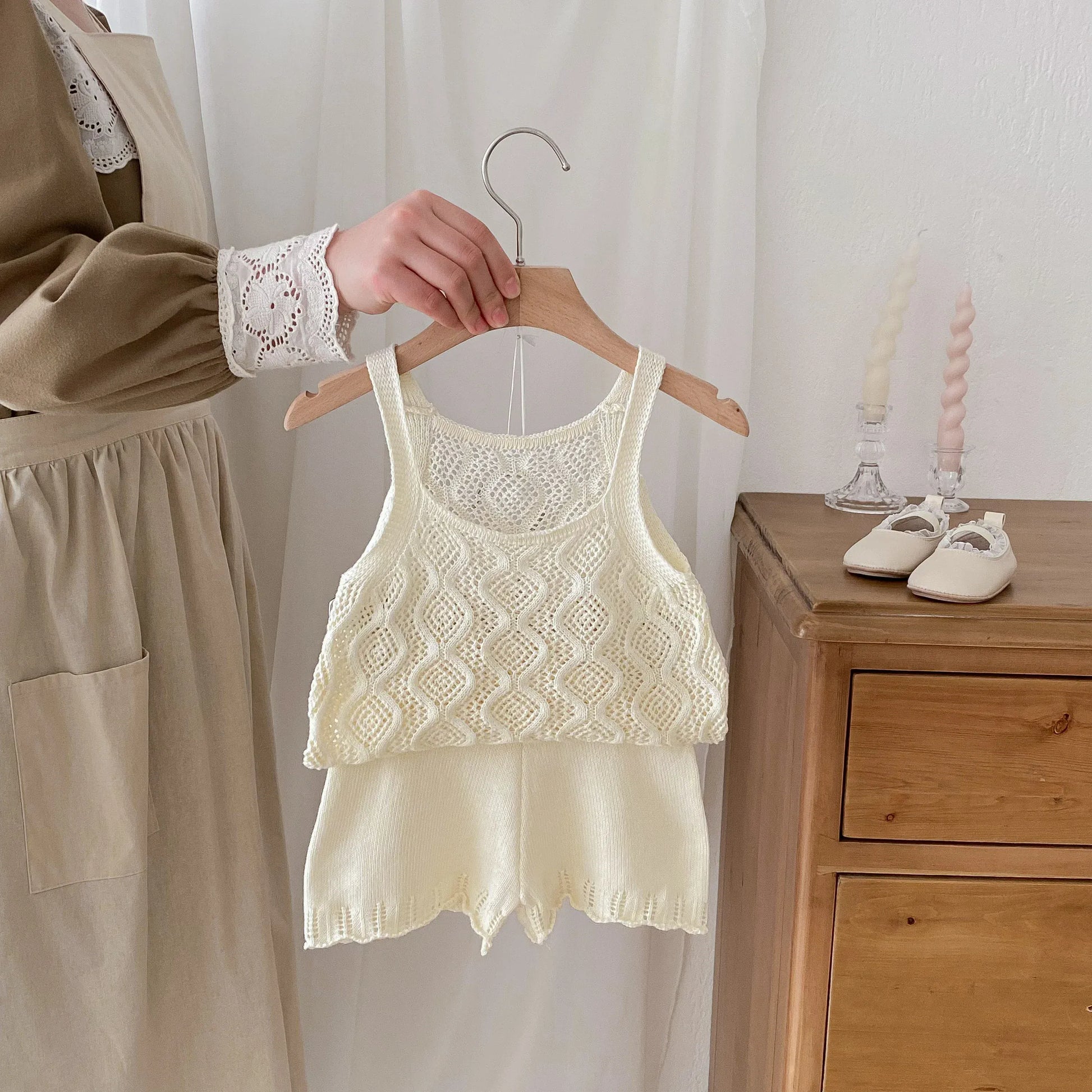 ノースリーブセットアップ キッズセットアップ 2点セット レースニット タンクトップベスト+ショートパンツ ベージュ【mh0006118】