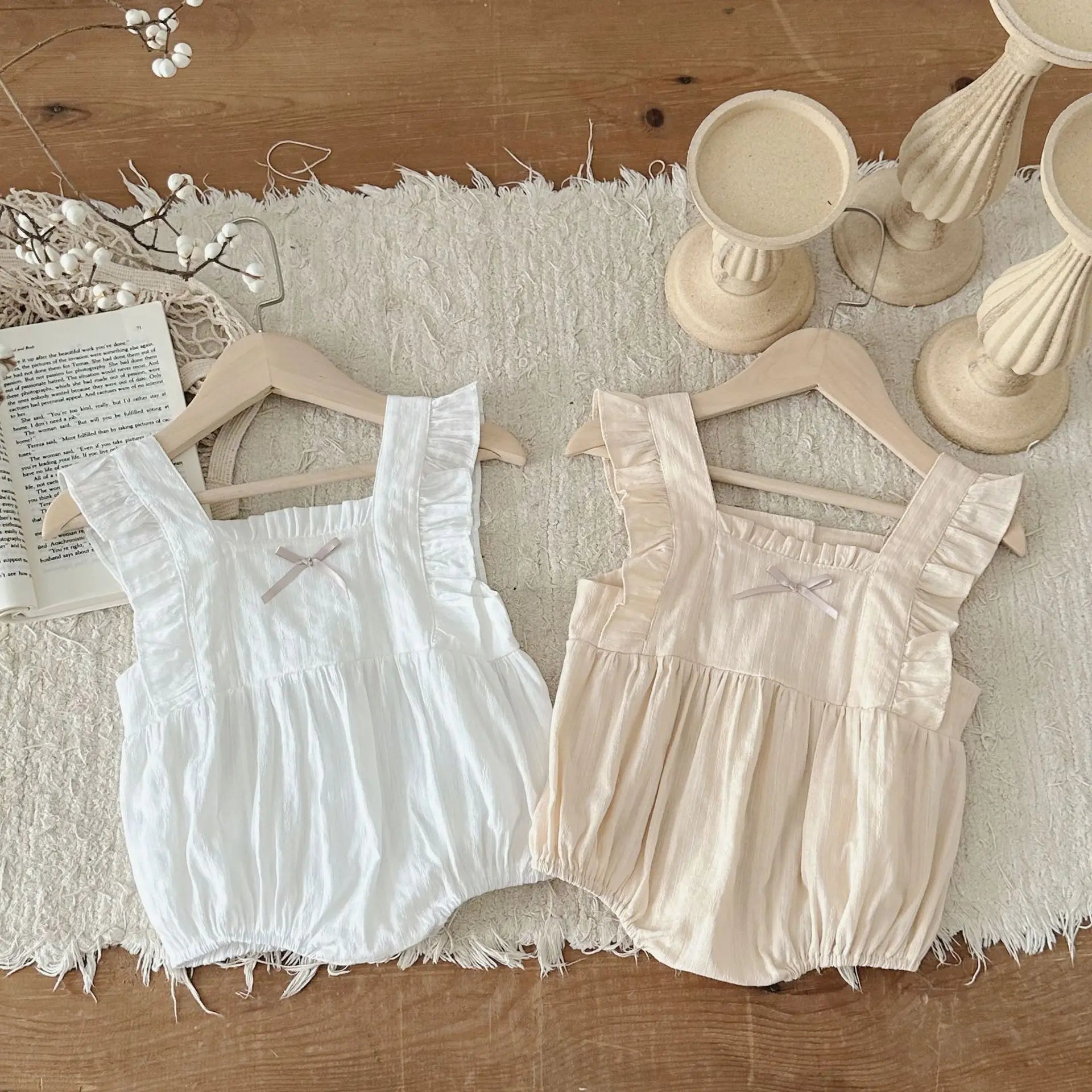 ノースリーブロンパース ベビーロンパース フリル ノースリーブ リボンボディスーツ 2カラー【mh0006297】