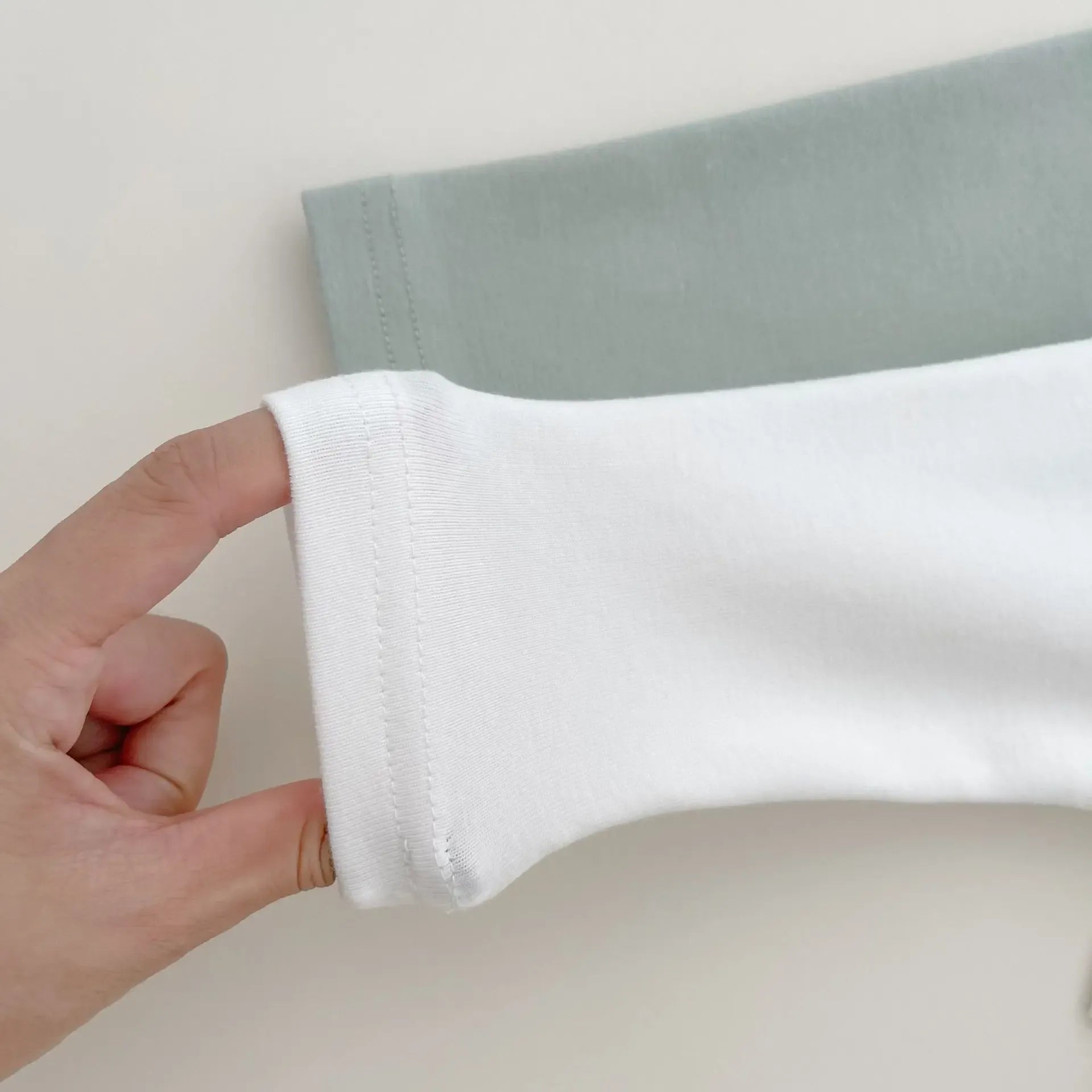 長袖ロンパース ベビーロンパース 長袖ボディスーツ フリルチュチュ襟 2カラー【mh0006348】