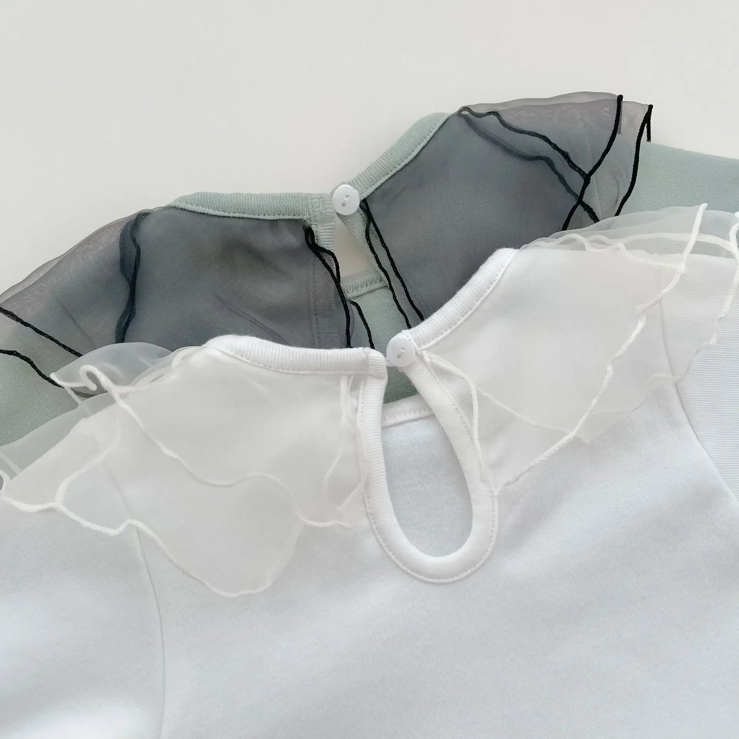 長袖ロンパース ベビーロンパース 長袖ボディスーツ フリルチュチュ襟 2カラー【mh0006348】