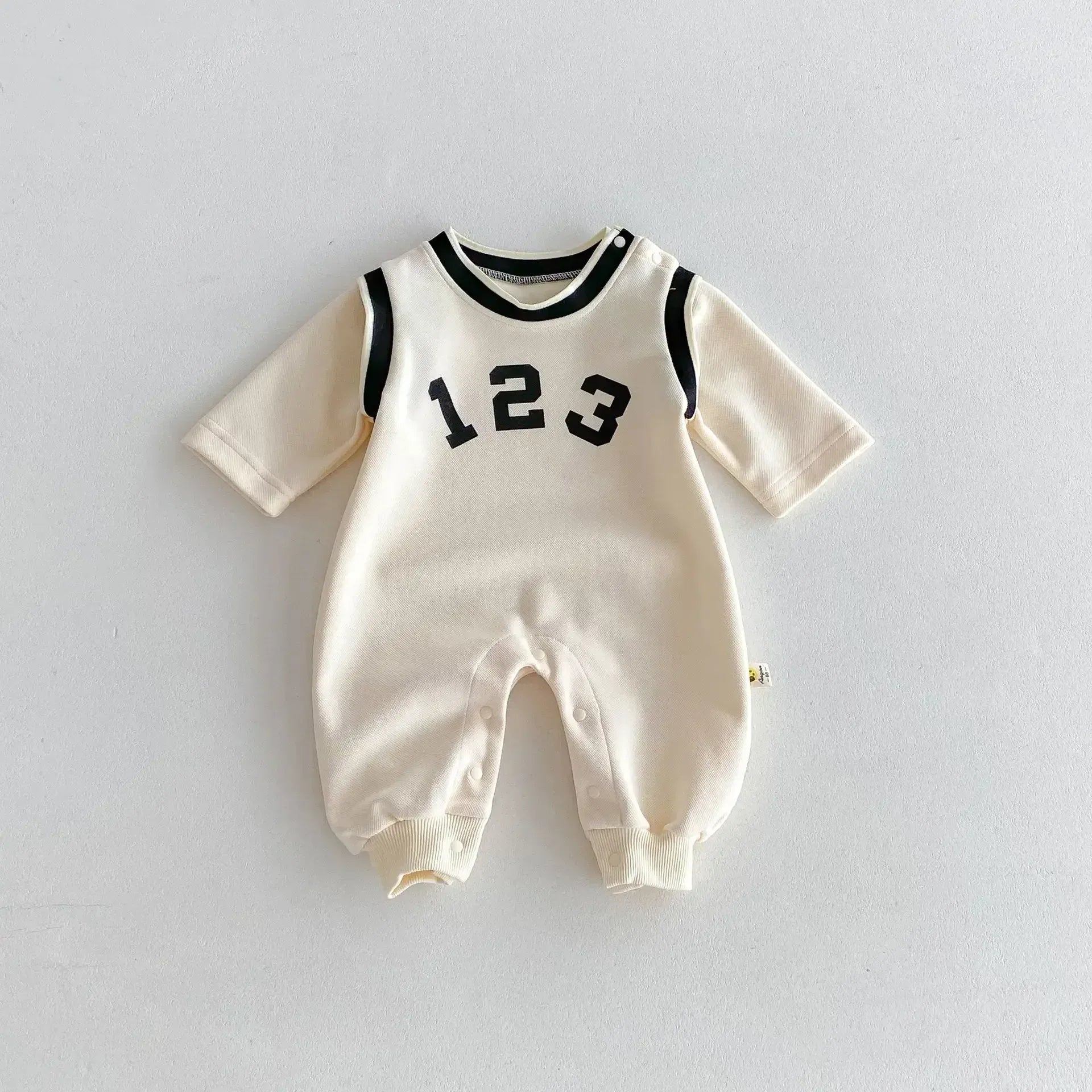 長袖ロンパース ベビージャンプスーツ ビブスドッキングナンバーロゴプリントスポーツ長袖ロンパース 2カラー【mh0007396】