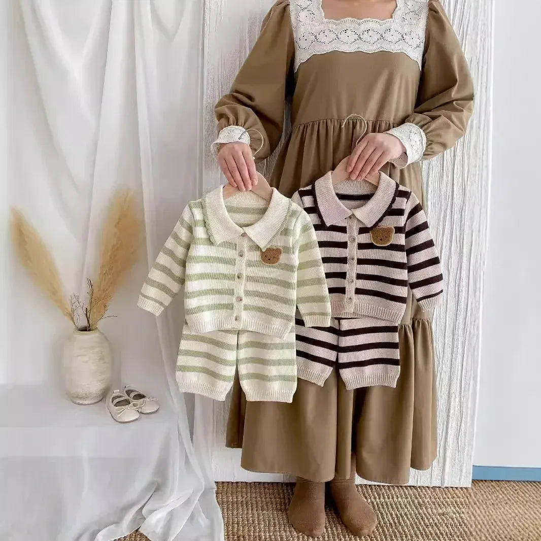 長袖セットアップ ベビーキッズカーディガン/パンツ ベアくまワッペンボーダー襟付きニットジャケット/ニットロングパンツ 2カラー【mh0007415】