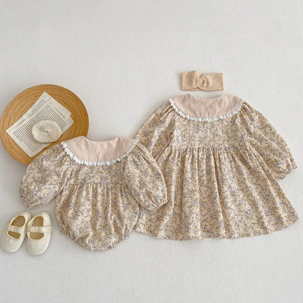 長袖ロンパース ベビーロンパース/キッズワンピース フリル襟フラワープリント長袖ボディスーツ/ワンピース リンクコーデ 姉妹 お揃いコーデ 2カラー【mh0007496】