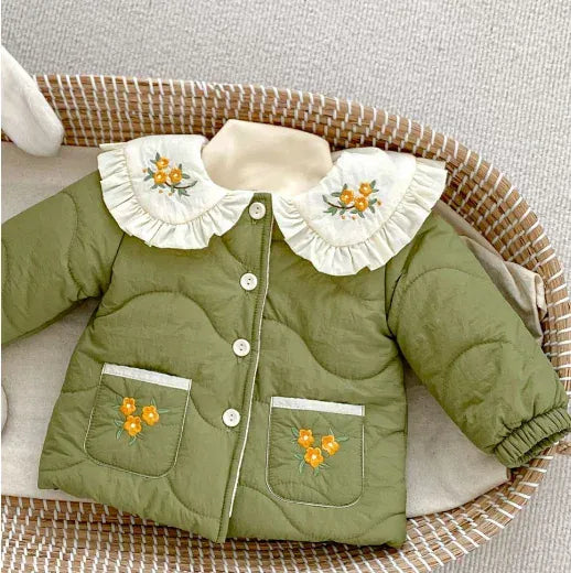 ショートコート・ジャケット・ジャンパー ベビーキッズアウター フリルビッグ襟フラワー刺繍キルティングコートジャケット 2カラー【mh0007513】