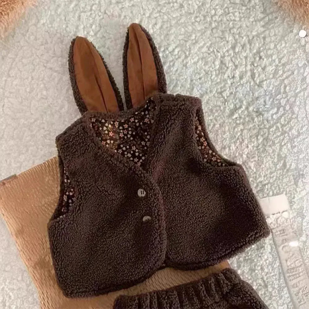 ノースリーブセットアップ ベビーセットアップ 2点セット うさ耳付きボアフリース前あきベスト+しっぽ付きショートパンツ【mh0008135】