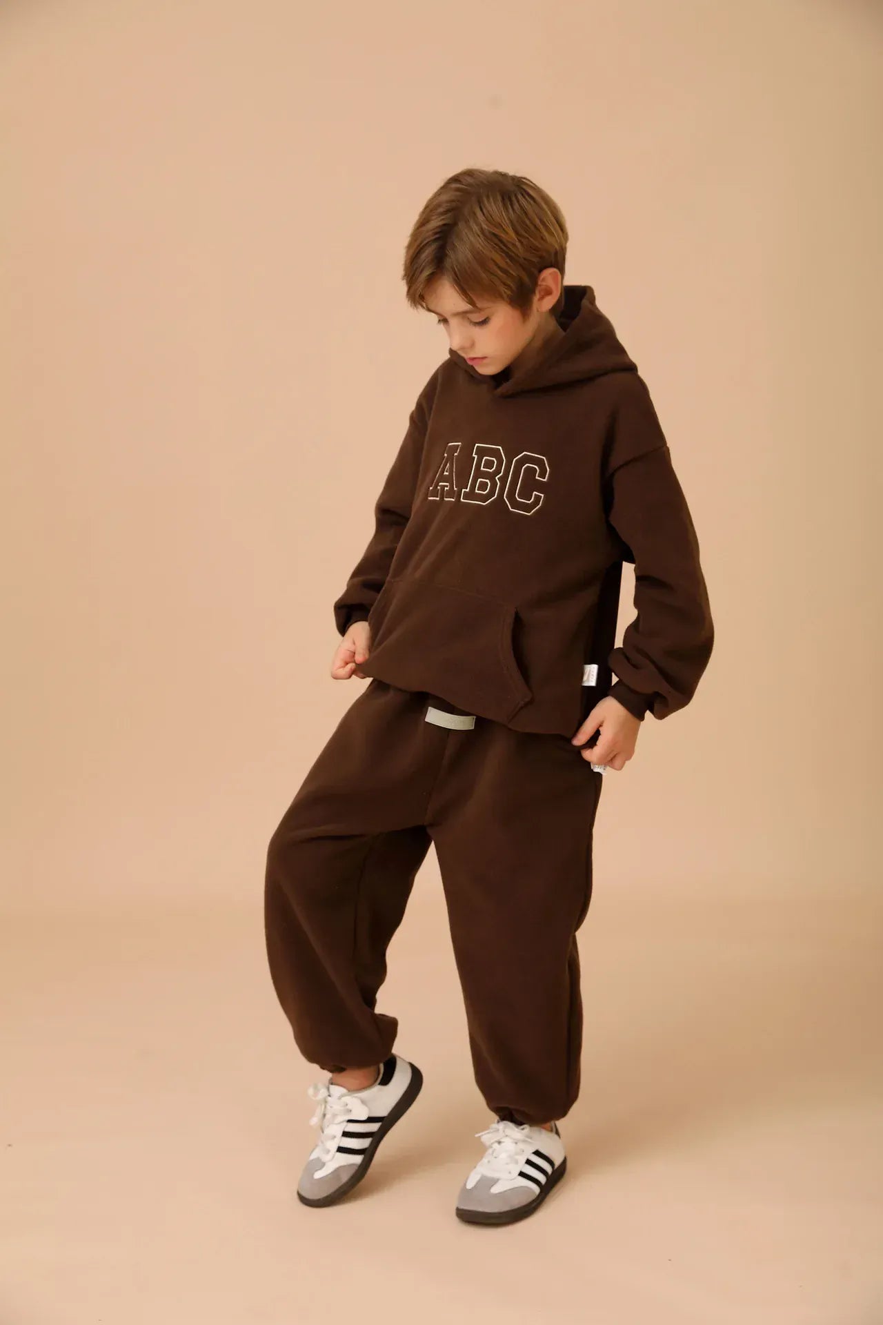 長袖セットアップ キッズセットアップ 2点セット レターロゴ刺繍フリースフーディパーカー+ロングパンツ【mh0008168】