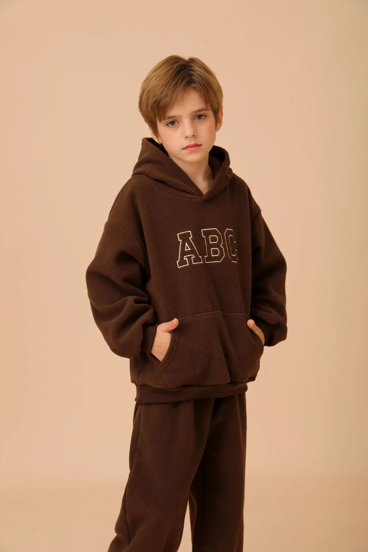 長袖セットアップ キッズセットアップ 2点セット レターロゴ刺繍フリースフーディパーカー+ロングパンツ【mh0008168】