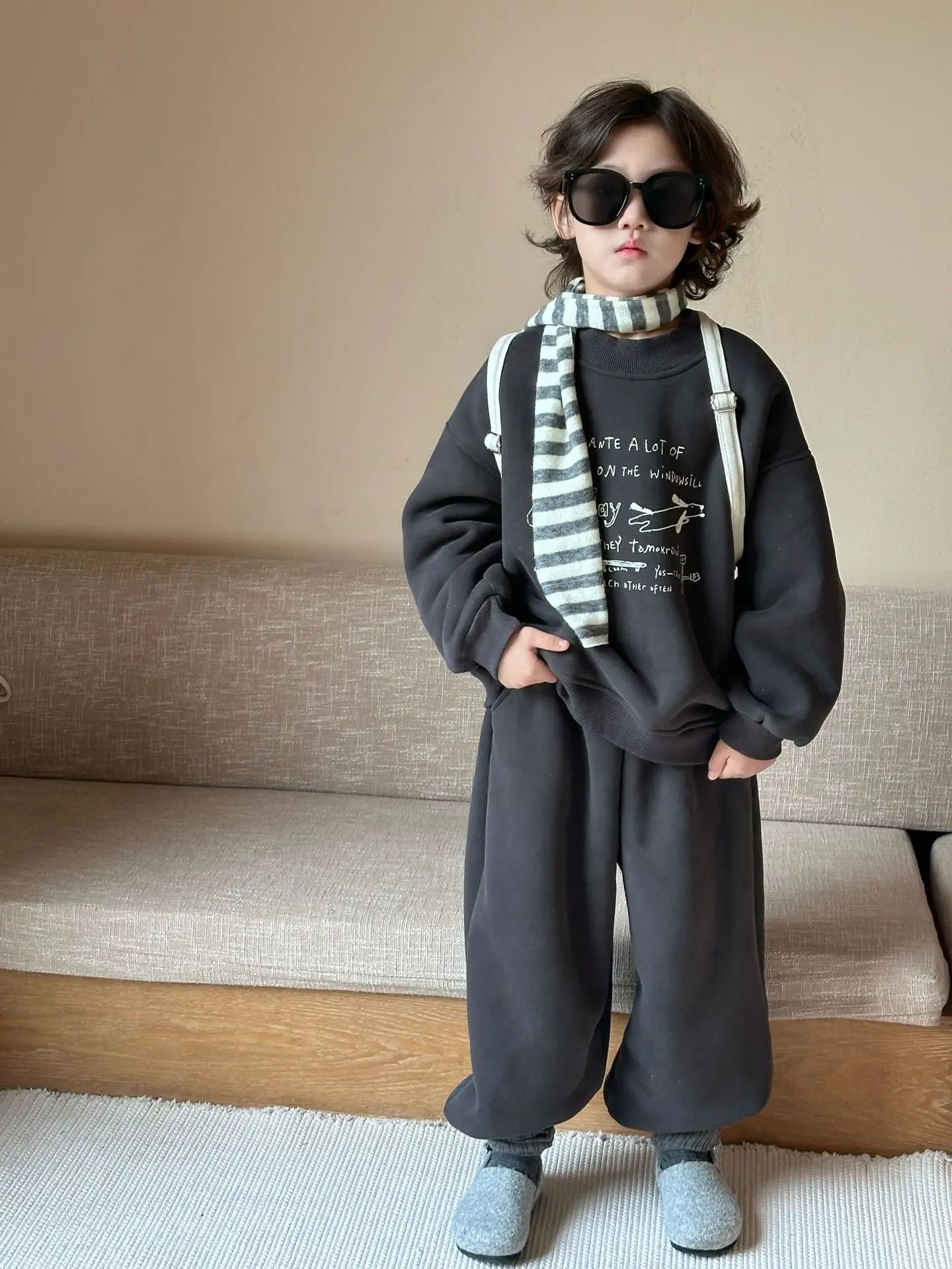 長袖セットアップ キッズセットアップ 2点セット ロゴプリント裏フリース長袖スウェットシャツ+ロングスウェットパンツ【mh0008181】