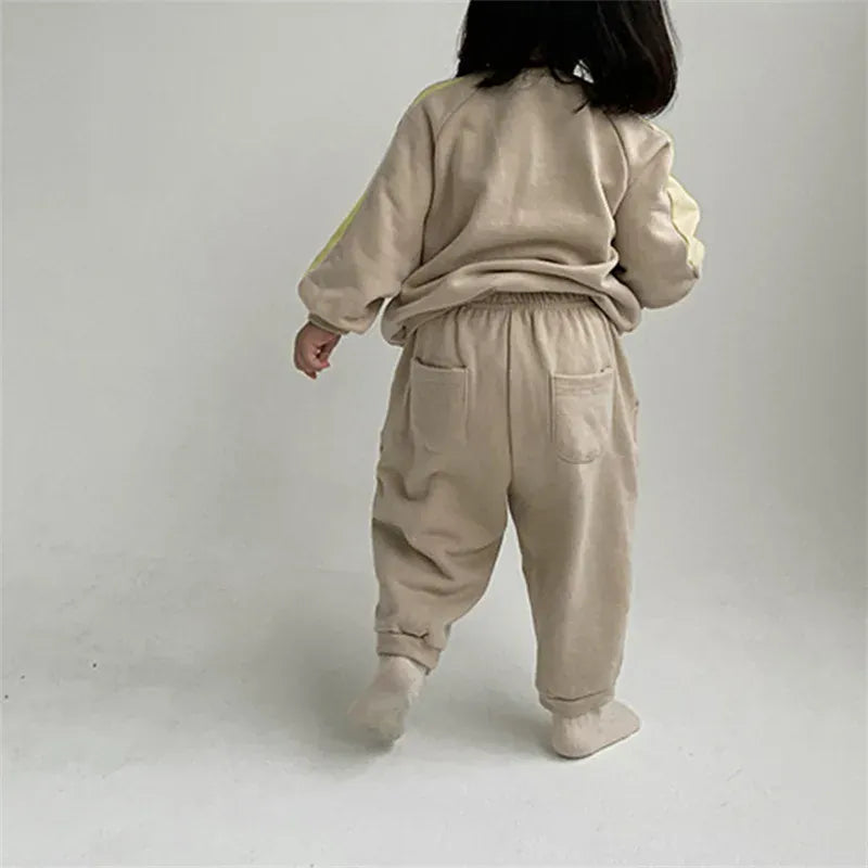 長袖セットアップ キッズセットアップ 2点セット レターロゴプリント長袖スウェットトレーナー+スウェットロングパンツ【mh0008355】