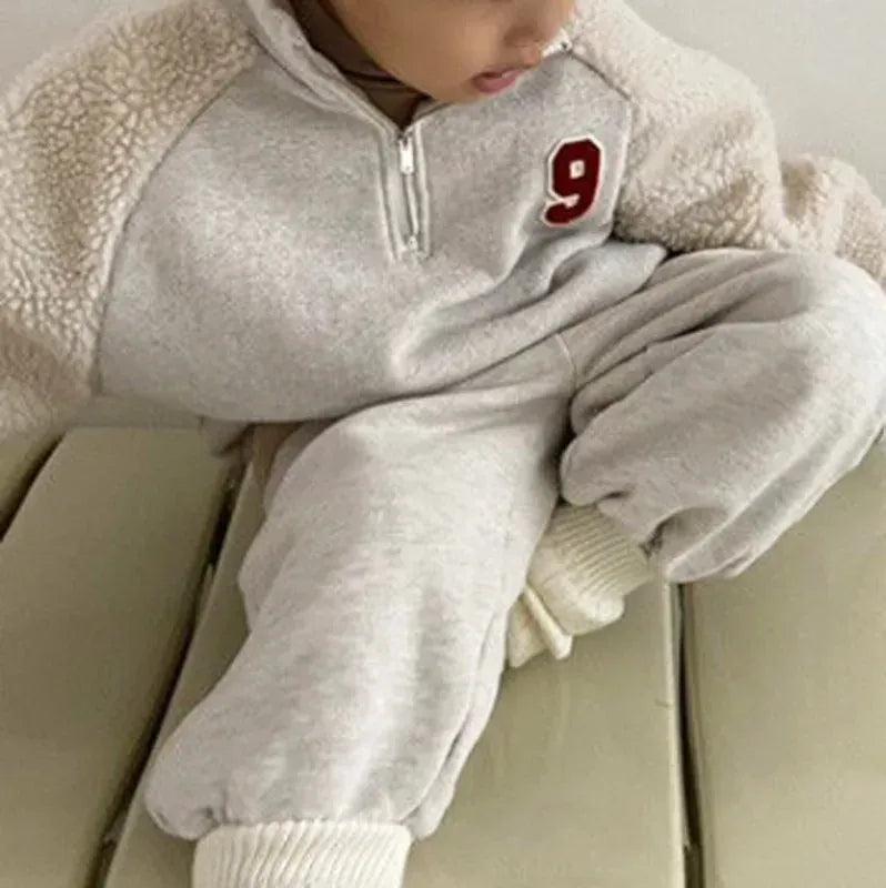 長袖セットアップ キッズセットアップ 2点セット ボアフリースドッキングロゴワッペンハーフジップ長袖スウェットシャツ+ロングスウェットパンツ【mh0008359】