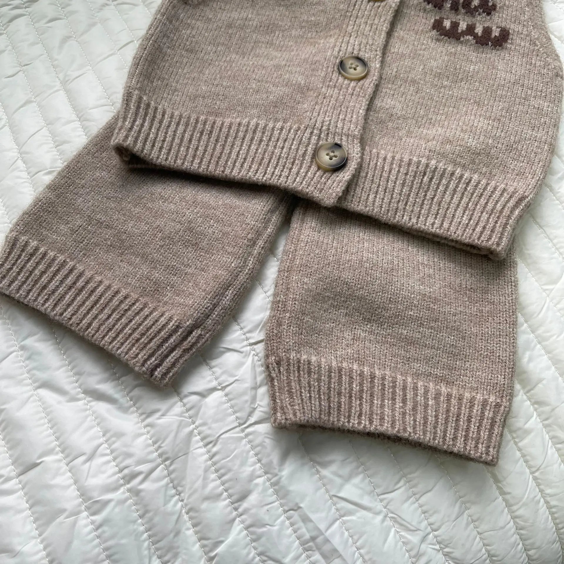 ノースリーブセットアップ ベビーセットアップ 2点セット ロゴワンポイントニットベスト+ニットロングパンツ【mh0008374】