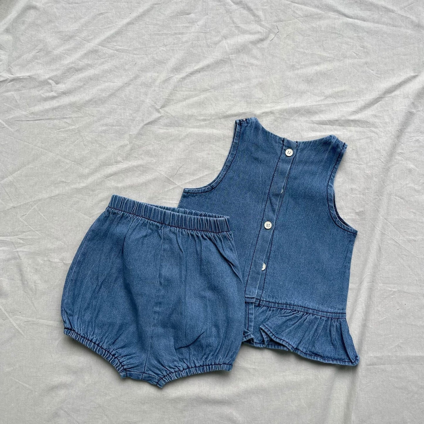 ノースリーブセットアップ ベビーセットアップ 2点セット デニムペプラムフリルノースリーブタンクブラウス+ブルマパンツ【mh0009176】