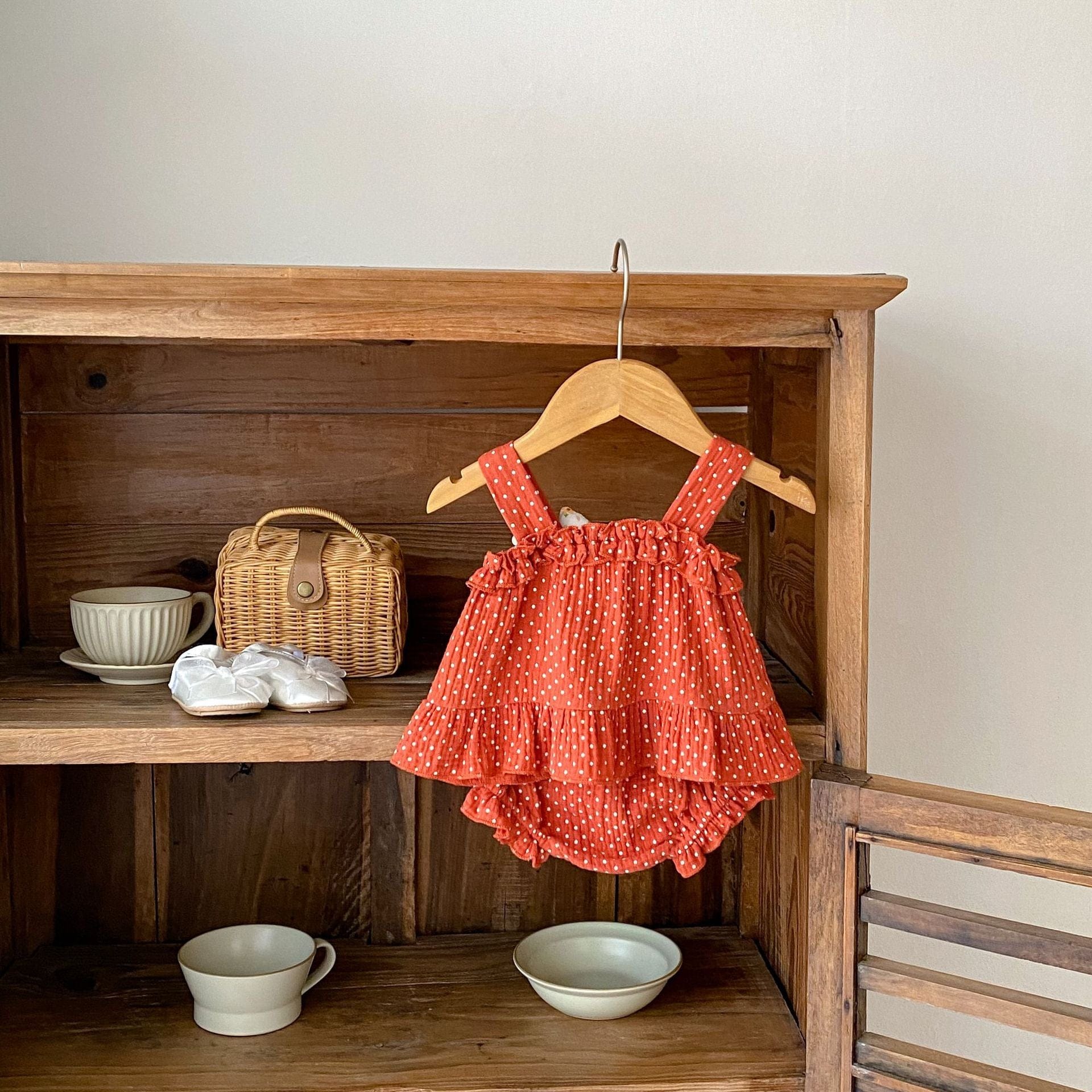 ノースリーブセットアップ ピンドットフラワーアクセントキャミソールトップス+ブルマパンツセットアップ 2点セット【mh0010165】