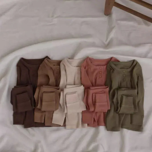 長袖パジャマ キッズセットアップ 2点セット 長袖Tシャツ+ロングパンツ シンプルベーシック ルームウェア パジャマ