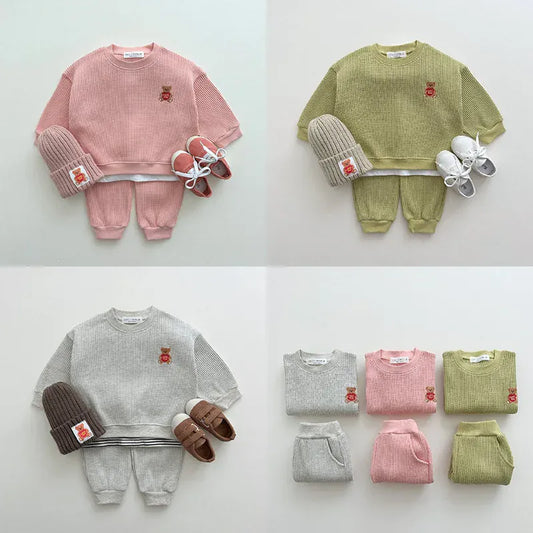 長袖セットアップ ベビーセットアップ 2点セット ワッフル 長袖Tシャツ ロングパンツ ベアくまワンポイント刺繍