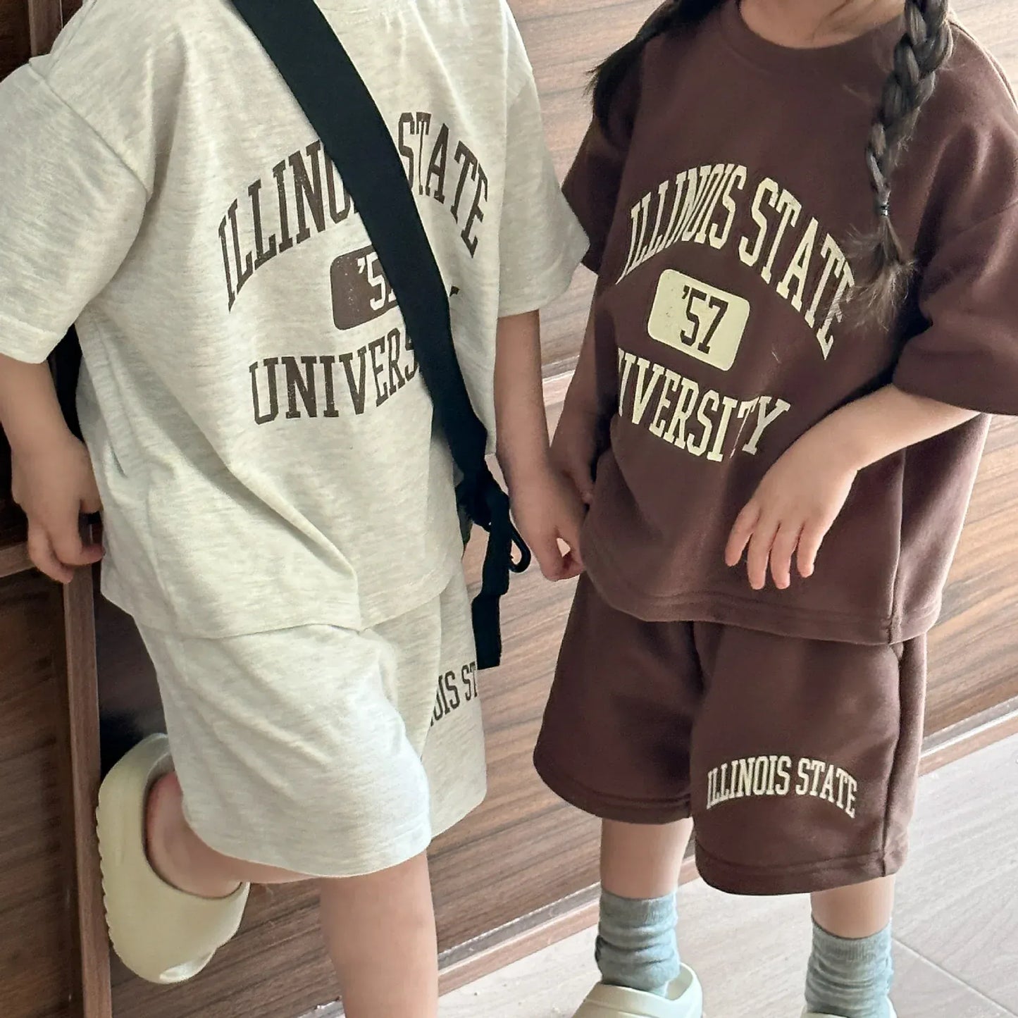 半袖セットアップ キッズセットアップ 2点セット レターロゴプリント半袖Tシャツ+ハーフパンツ 2カラー